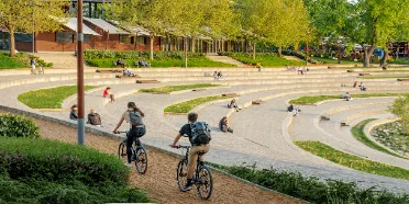 LÁGYMÁNYOSI-BAY AMPHITEATRE