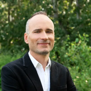 Tamás Tóth 